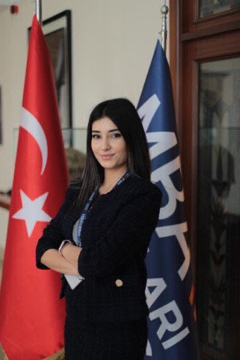Esra Nur A.