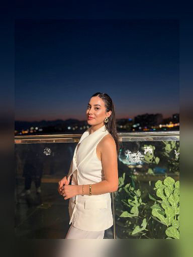 Özge K.